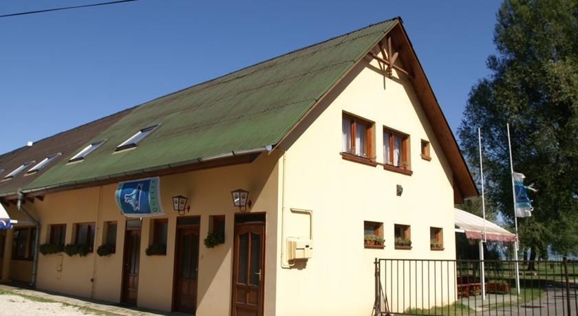 Four-Bedroom Apartment Balatonmariafurdo near Lake