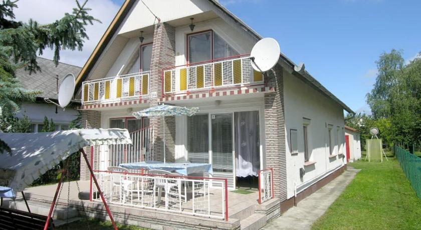 Апартаменты Holiday home Balatonfenyves 24