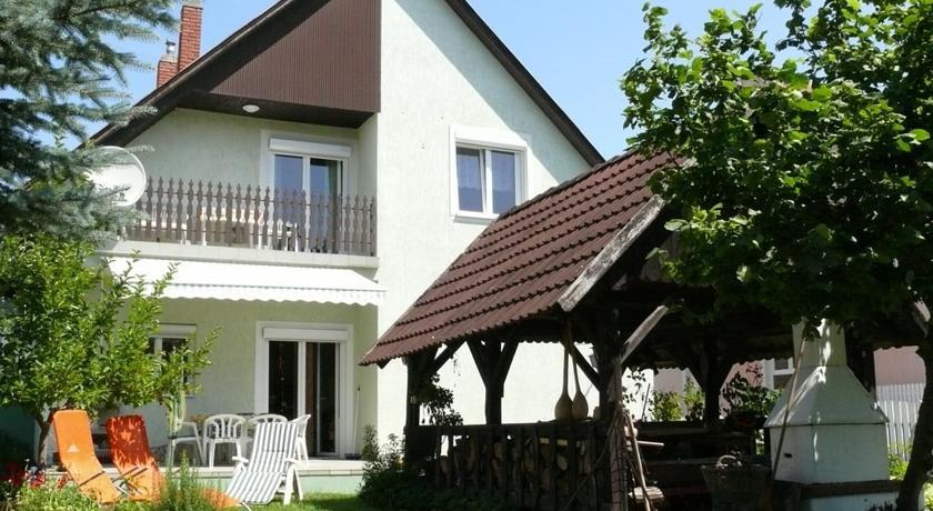 Апартаменты Holiday home Balatonkeresztur 26