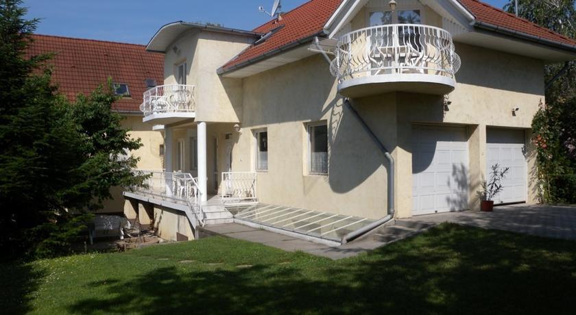 Two-Bedroom Apartment Siofok near Lake 3