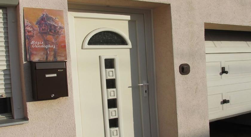 Bazis Guesthouse