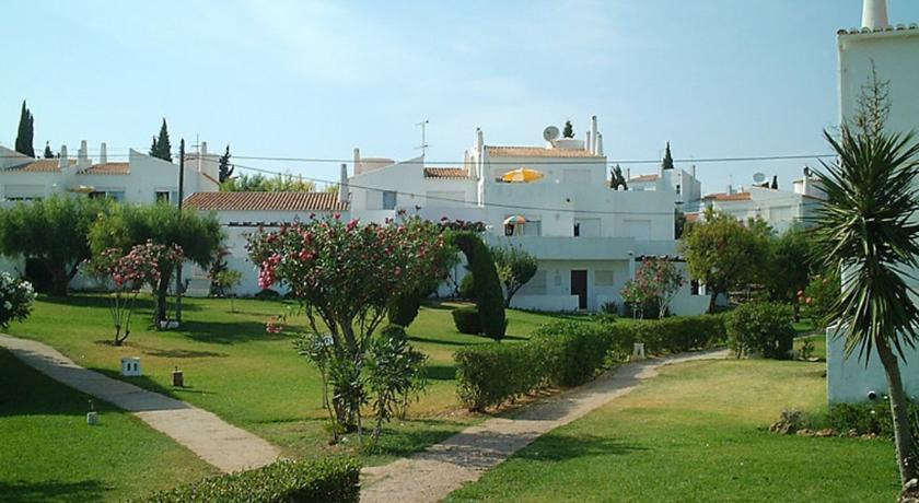 Апартаменты Two-Bedroom Holiday Home Armação De Pêra 2