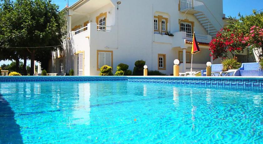 Апартаменты Holiday Home Pêra