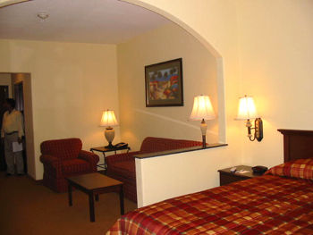 Отель Best Western Mainland Inn & Suites