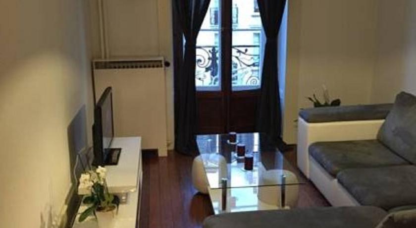 Saint-Léger Apartment