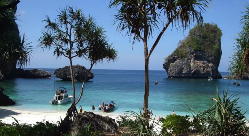 Отель Koh Jum Beach Villas