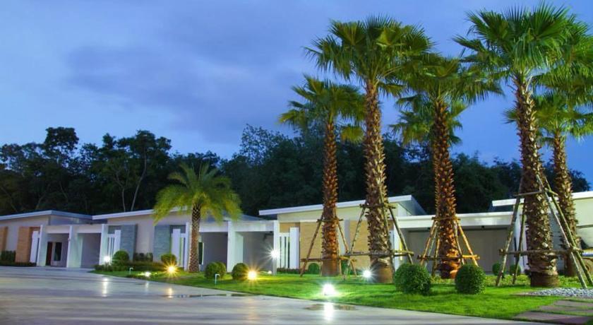 Отель Smile Resort Thungsong