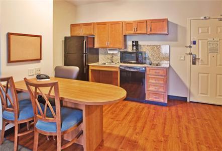 Отель Candlewood Suites Athens