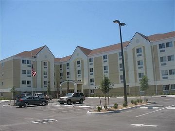 Отель Candlewood Suites Ft Myers I-75