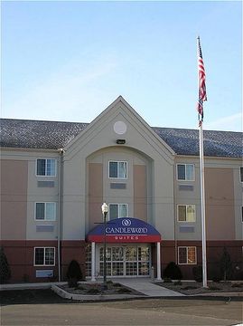 Отель Candlewood Suites Williamsport
