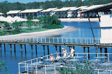 Отель Couran Cove Resort