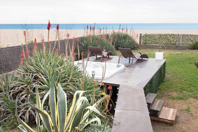 Вилла Home On The Beach