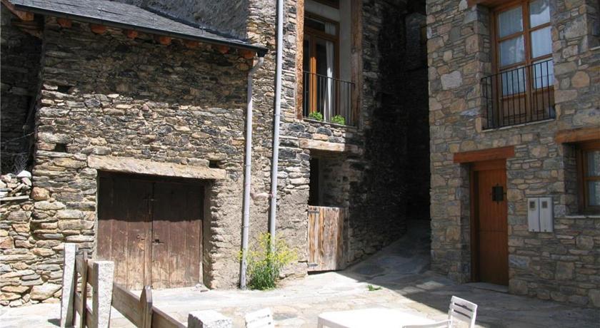 Апартаменты Holiday home Cal Xumeu Bescaran
