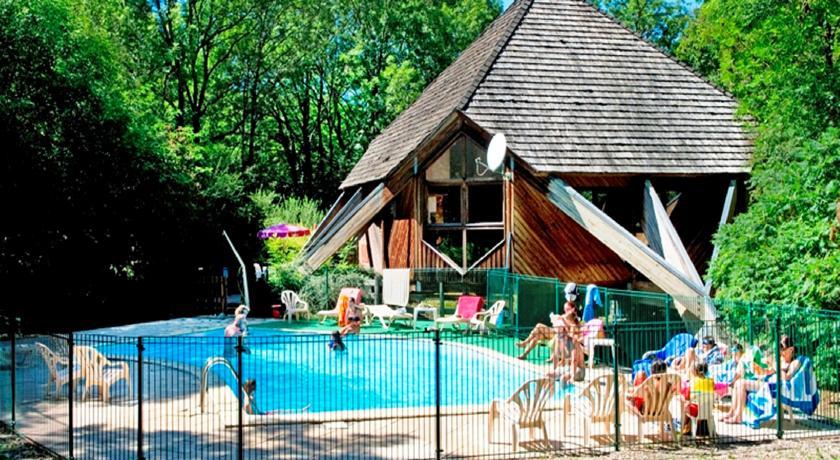 Апартаменты Village de Gîtes des Chalets du Camping du Golf