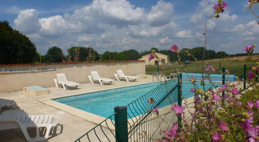 Апартаменты Hirondelle Holiday Home