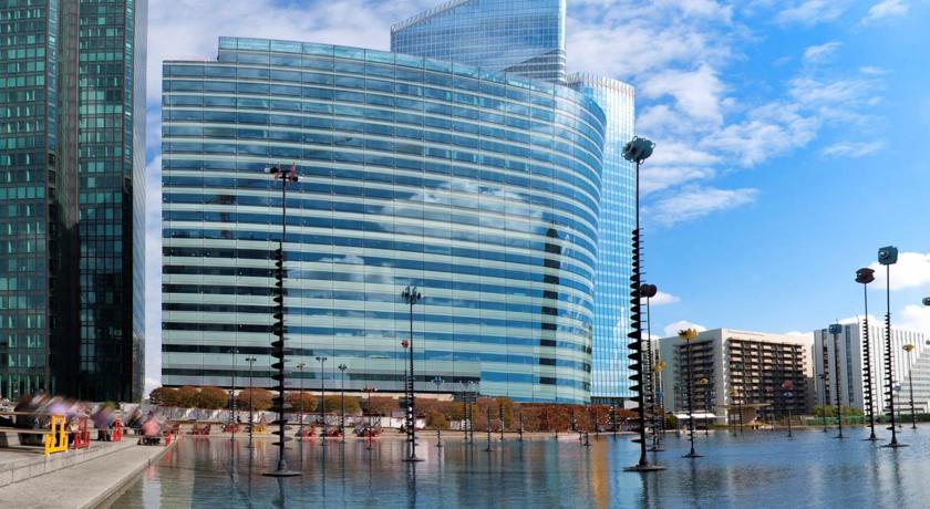 Отель Melia Paris La Defense