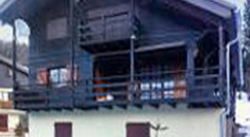 Отель HomeRez  Chalet Avenue des Mélèzes