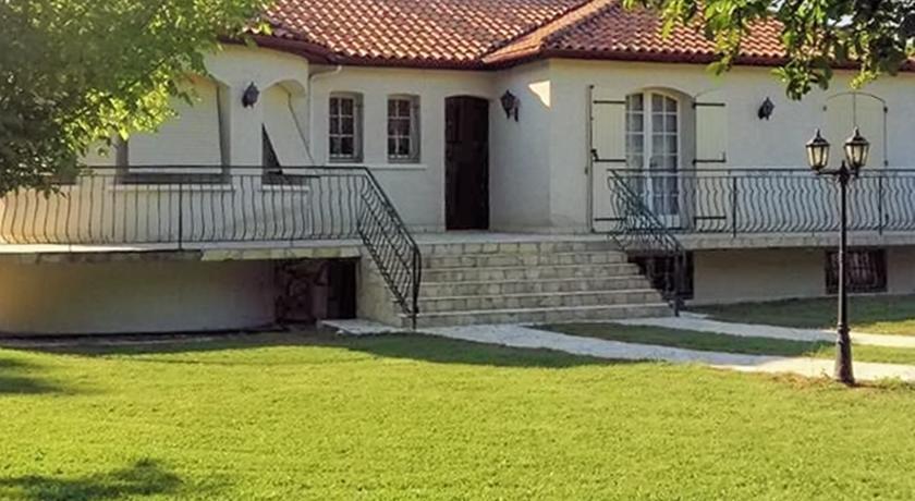 Апартаменты HomeRez  Holiday home Le Lanin