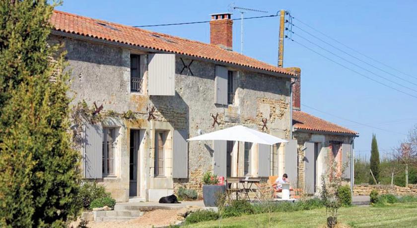 Апартаменты HomeRez  Holiday home La Ferme d'Archiais