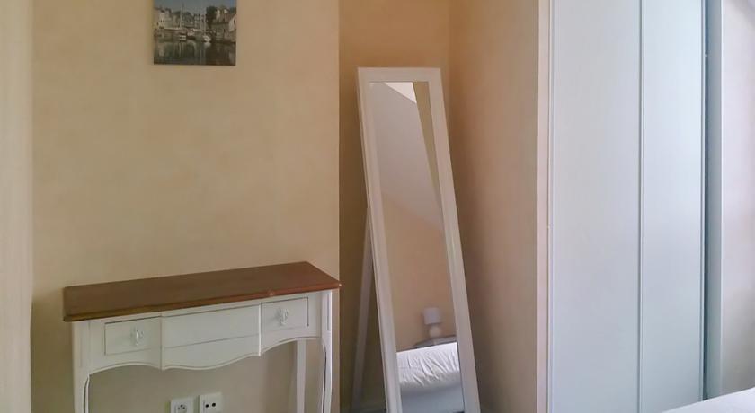 Апартаменты HomeRez  Apartment Rue de l'Hopital
