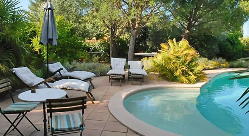 Отель HomeRez  Chalet Hameau de la tuiliere des anges - Apartment Coté Sud