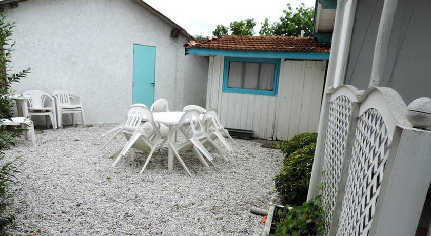 Апартаменты HomeRez  Holiday home Avenue du Bassin Piraillan