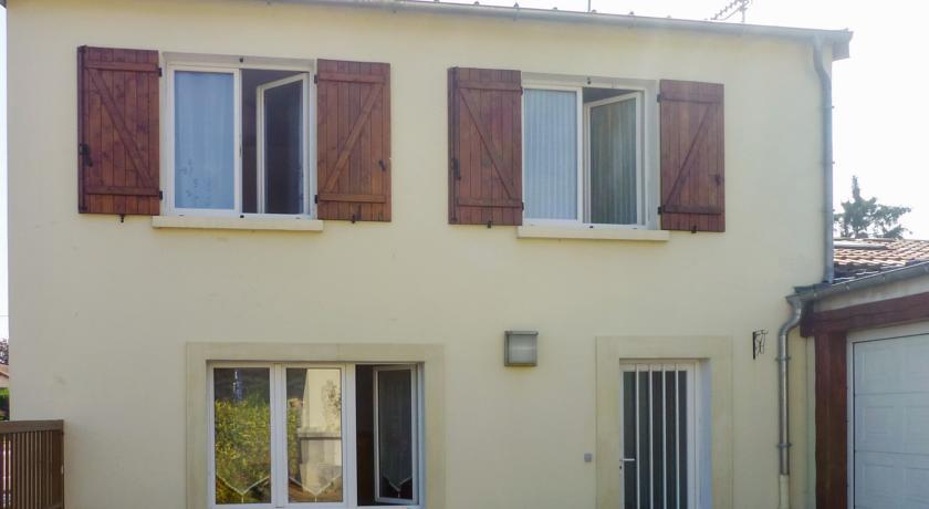 Апартаменты HomeRez  Holiday home Rue Saint Fiarce