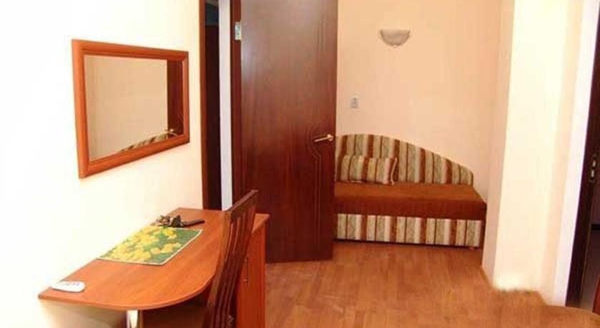 Отель Флора