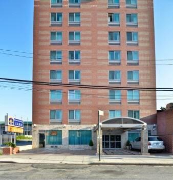 Отель Best Western PLUS Queens Court