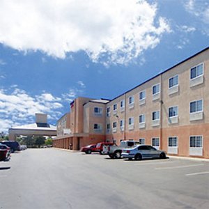 Отель Comfort Inn & Suites Oakland