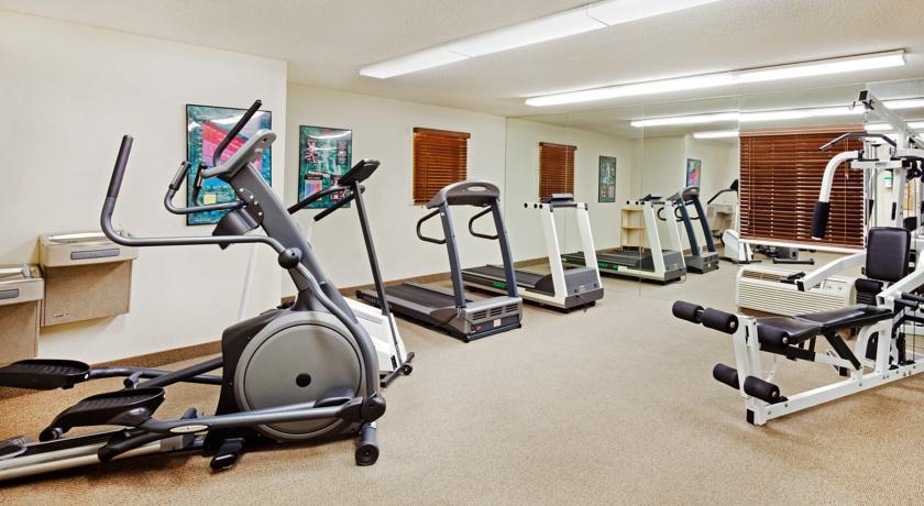 Отель Candlewood Suites Knoxville