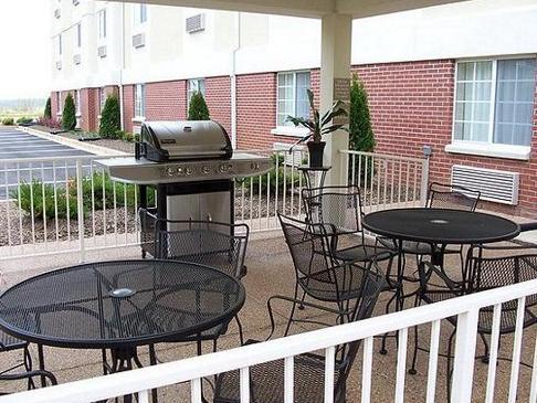 Отель Candlewood Suites Olive Branch