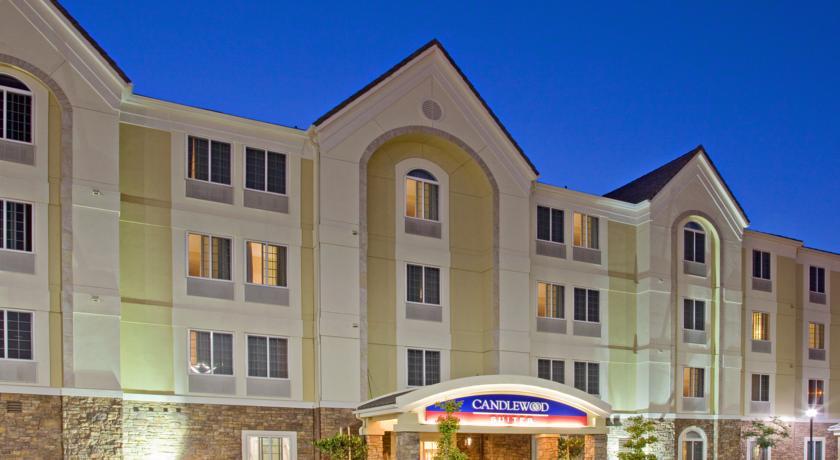 Отель Candlewood Suites Santa Maria