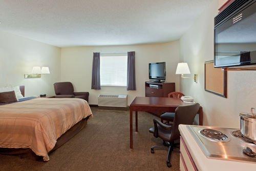 Отель Candlewood Suites Washington-Dulles Herndon