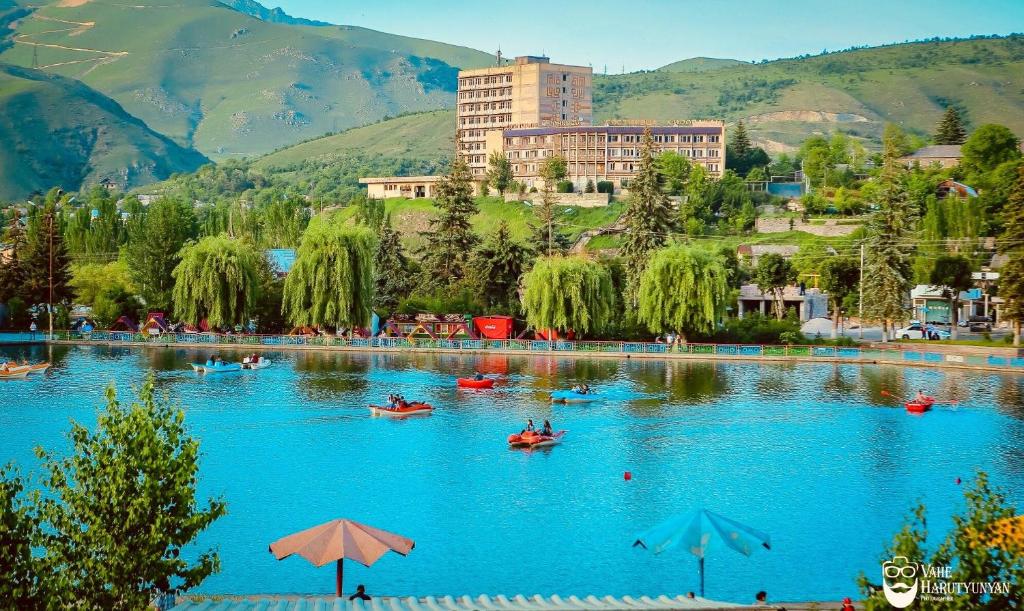 Гостиница Kirovakan Hotel