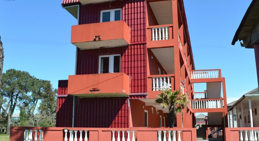 Golden Beach Hotel