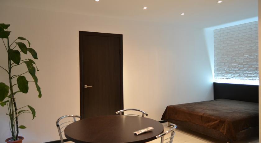 Апартаменты Apartment Metalurhiv Avenue