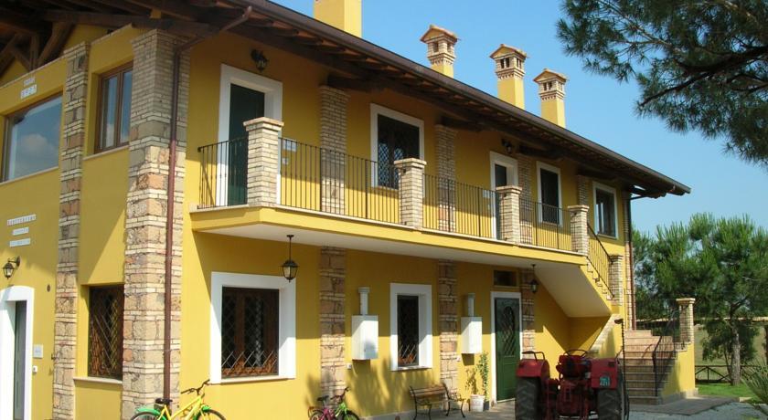 Отель Agriturismo Casale Trigoria