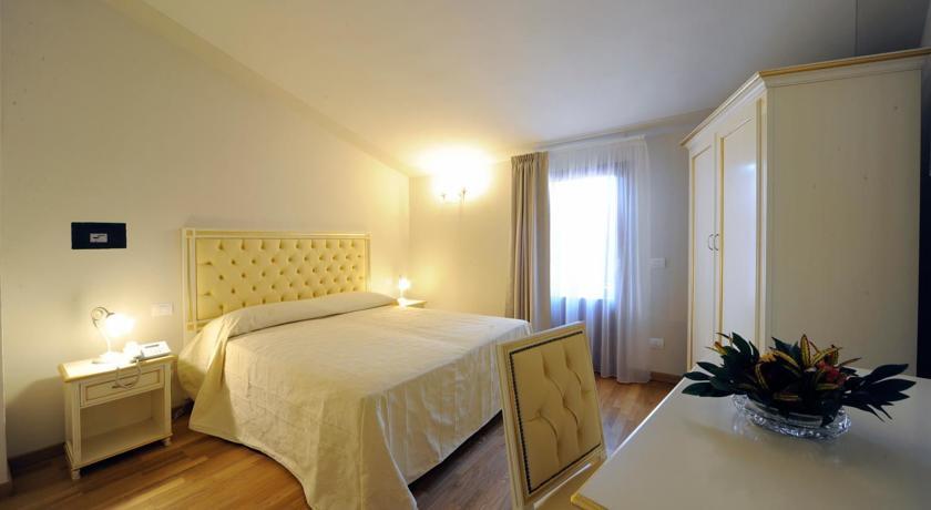 Отель Hotel Volterra In
