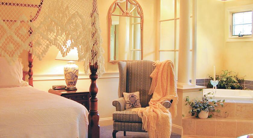 Отель Dan'l Webster Inn and Spa