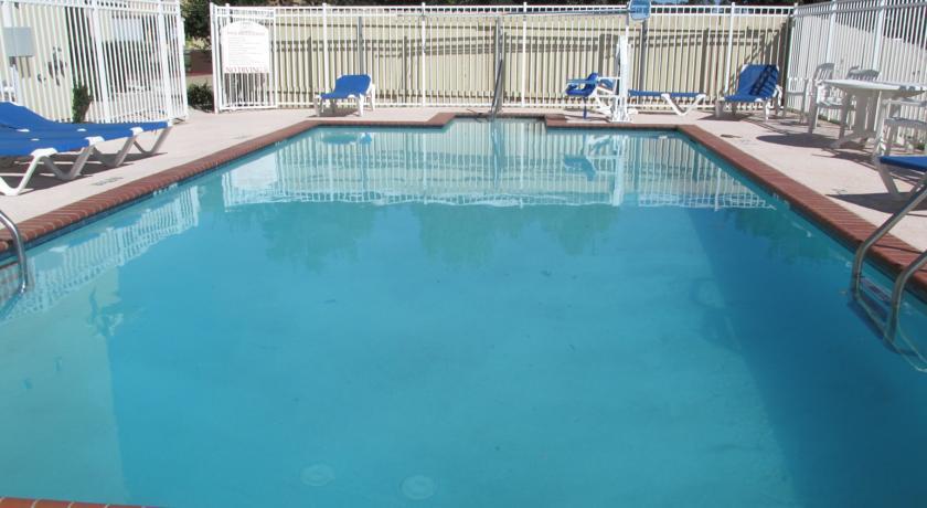 Отель Days Inn Sulphur