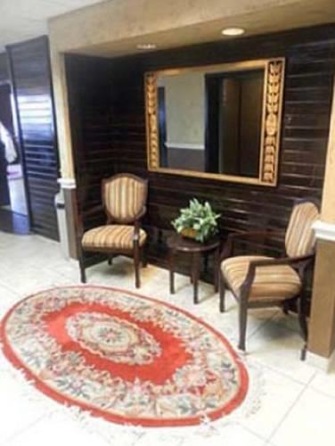 Отель America's Best Value Colonial Inn