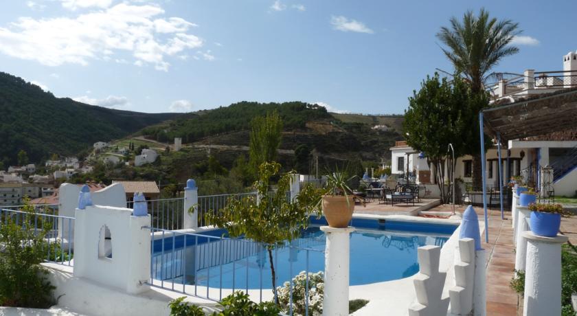 Отель Alojamientos rurales Cortijo del Norte al sur de Granada