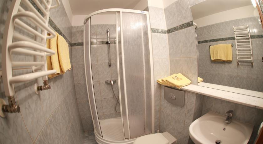 Отель Knieja