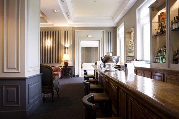 Отель Dolce Chantilly Hotel