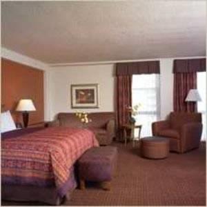 Отель DoubleTree by Hilton Milwaukee Downtown