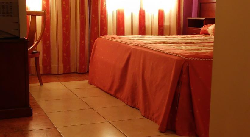 Отель Hotel Puerta de Javalambre