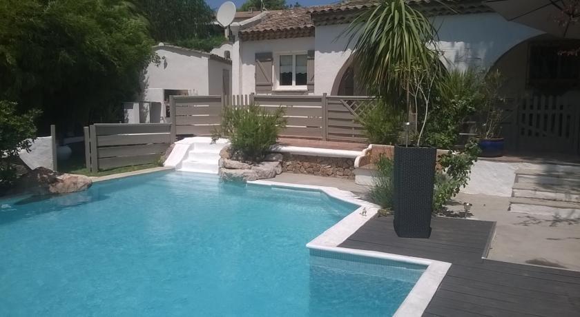 Вилла Les Pins d'Alep
