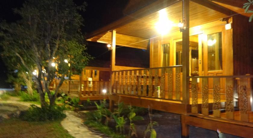 Отель Two Season Khanom