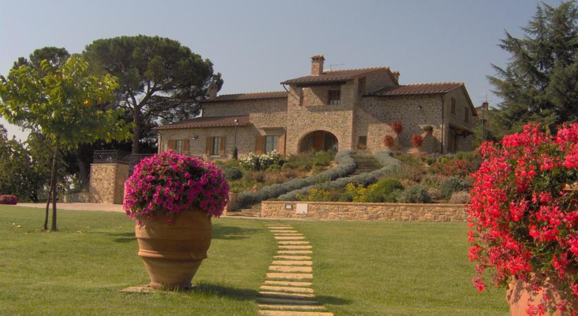 Апартаменты Podere Le Cantine